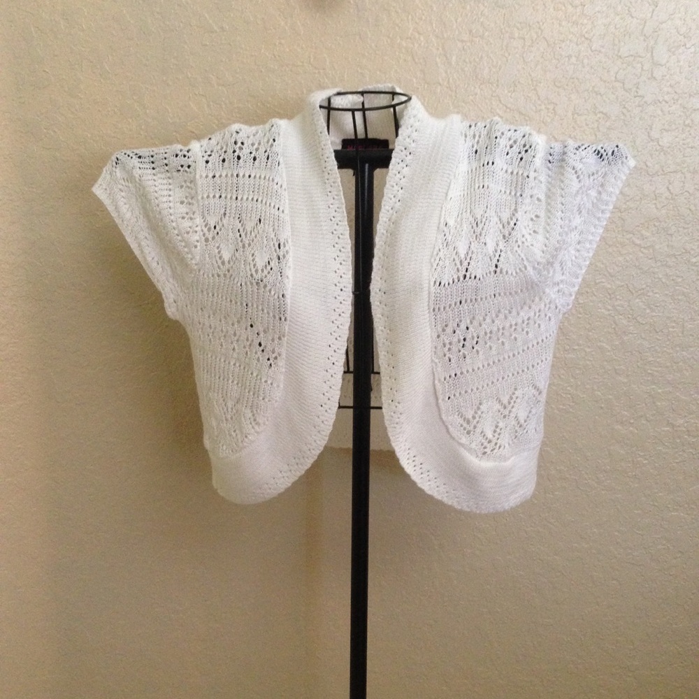 Mascara Knit Short Cardigan, Color White, Size XL